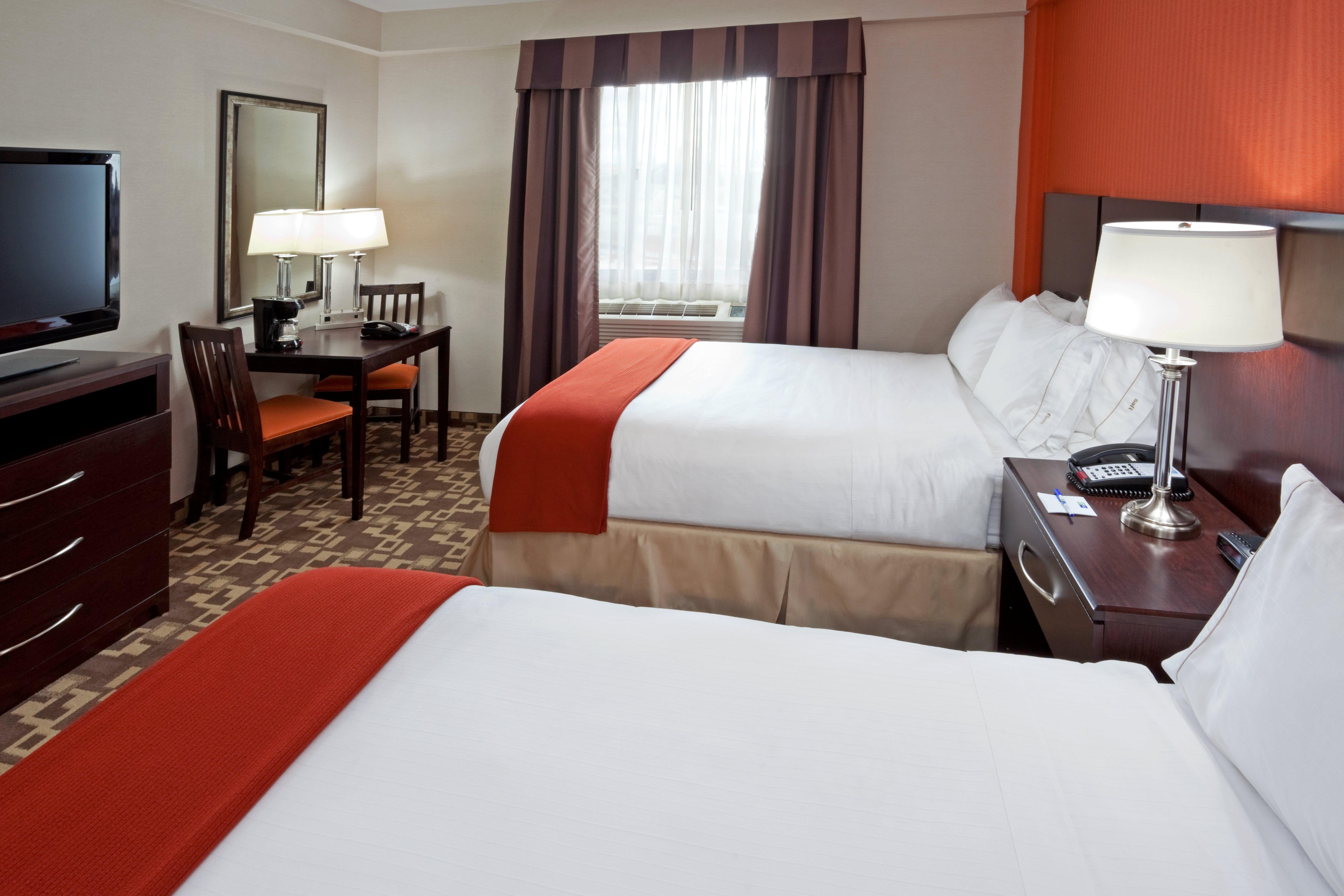 Holiday Inn Express Maspeth By Ihg New York Bagian luar foto