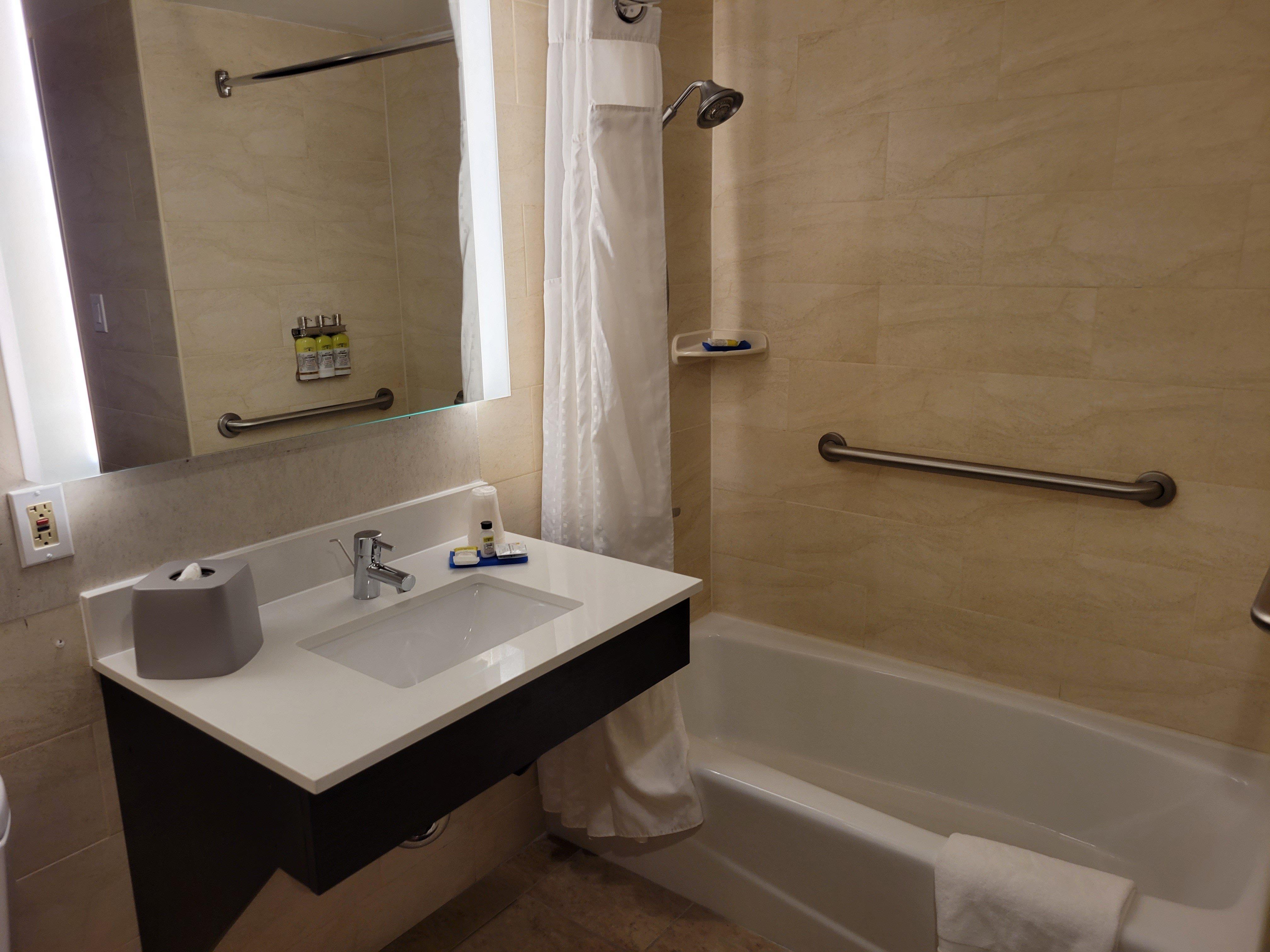 Holiday Inn Express Maspeth By Ihg New York Bagian luar foto