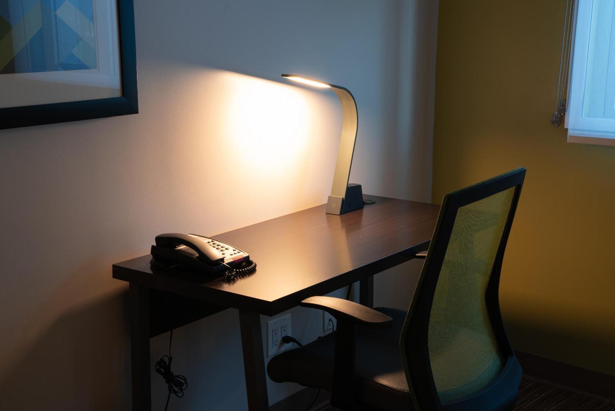 Holiday Inn Express Maspeth By Ihg New York Bagian luar foto