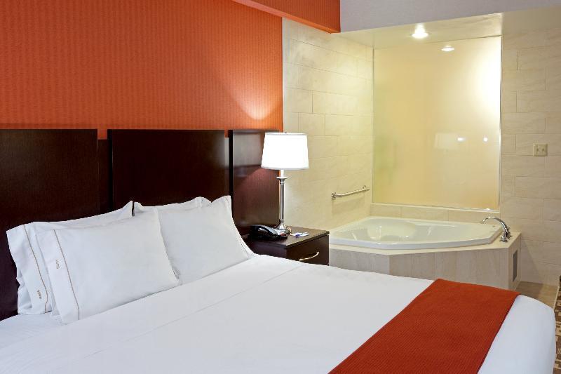 Holiday Inn Express Maspeth By Ihg New York Bagian luar foto